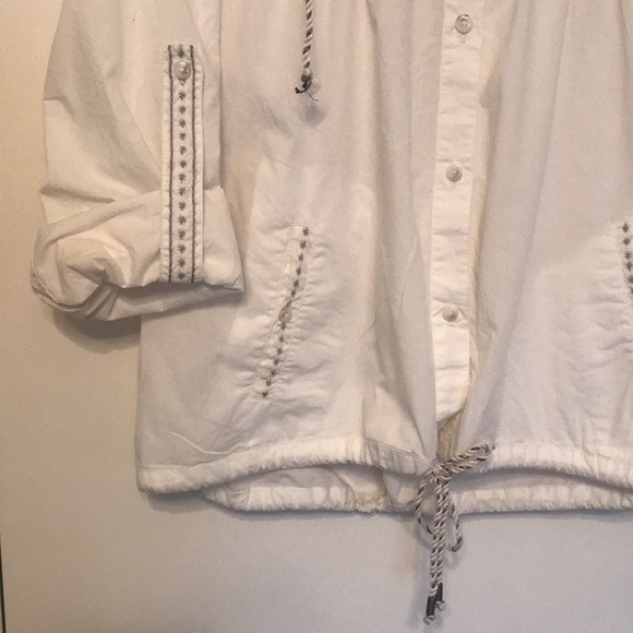 Maple Lightweight Removable Hooded Jacket - Picture 3 of 6